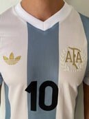 Camiseta Aniversario 50 Años Selección Argentina – ¡Con Ojotas de Regalo!