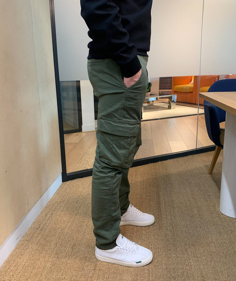 Pantalón Cargo Casual – Confort y Versatilidad para el Día a Día